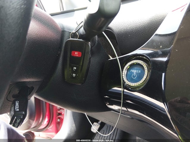 2017 Toyota PRIUS THREE — миниатюра 11