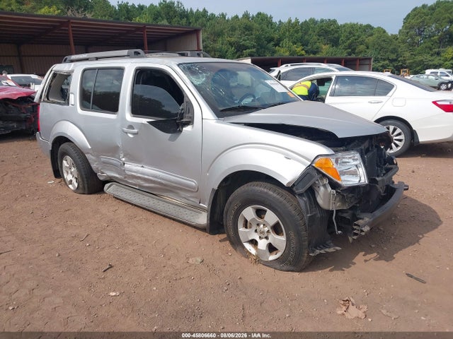 2005 NISSAN PATHFINDE SE