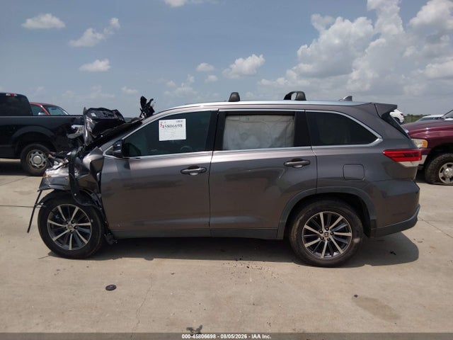 2019 TOYOTA HIGHLANDER XLE 14