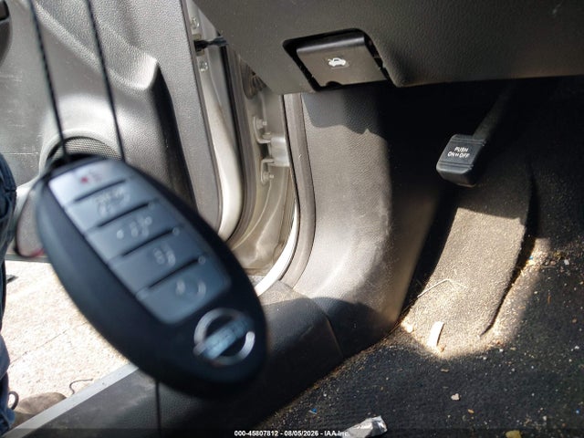 2019 NISSAN ROGUE SV 11