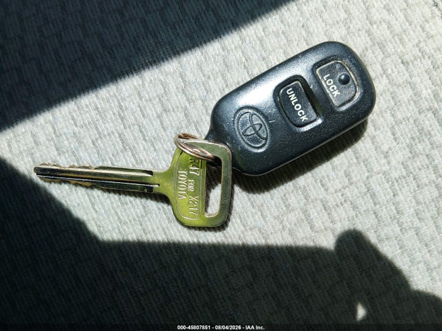 2004 Toyota COROLLA LE — миниатюра 11