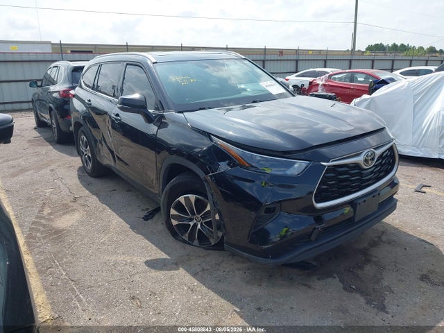2022 TOYOTA HIGHLANDE XLE