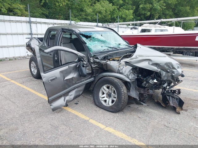 2004 TOYOTA TUNDRA SR5 V8