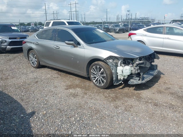 2019 LEXUS ES LUXURY