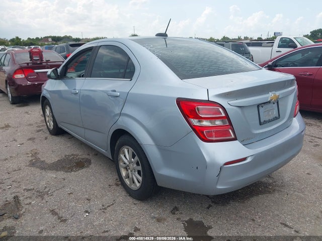 2017 Chevrolet SONIC LT AUTO photo 3