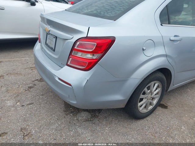 2017 Chevrolet SONIC LT AUTO photo 6