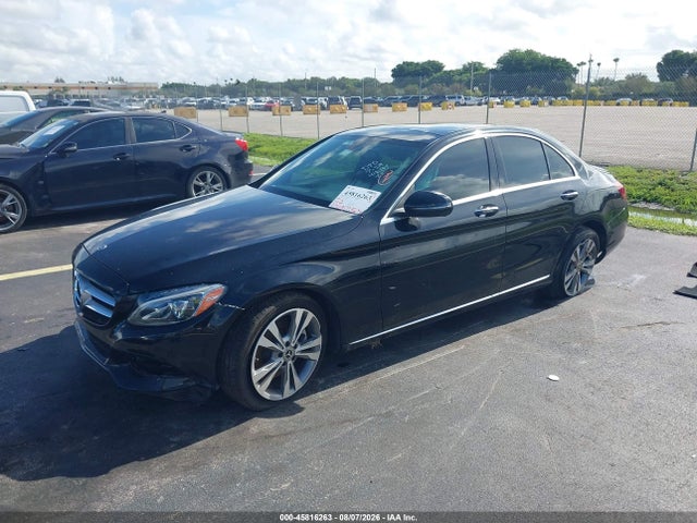 صورة 2 لـ 2018 Mercedes-BENZ C 300