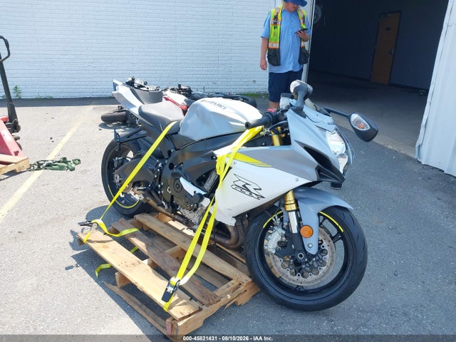 2022 SUZUKI GSX 