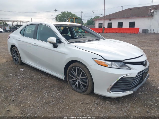 2022 TOYOTA CAMRY XLE AWD