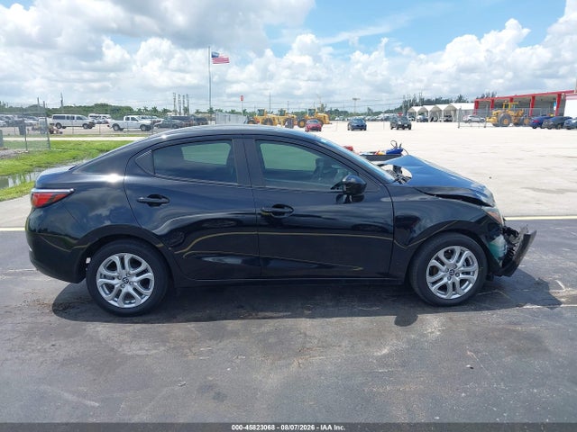 2017 Toyota YARIS IA 照片 13