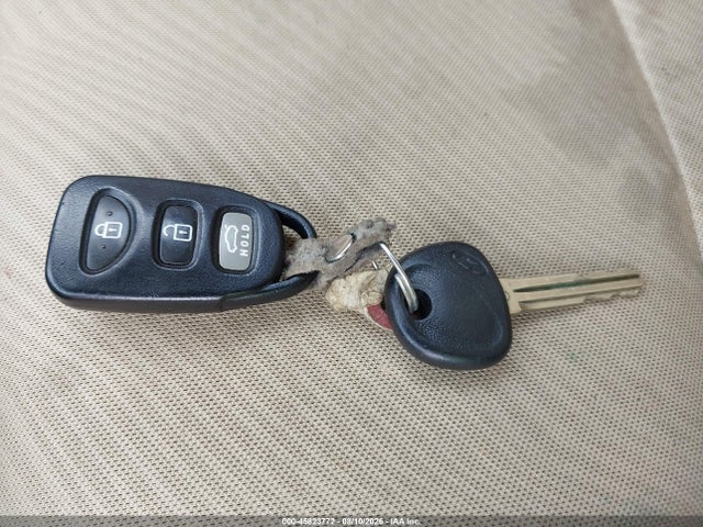2012 Hyundai ELANTRA GLS — фото 11