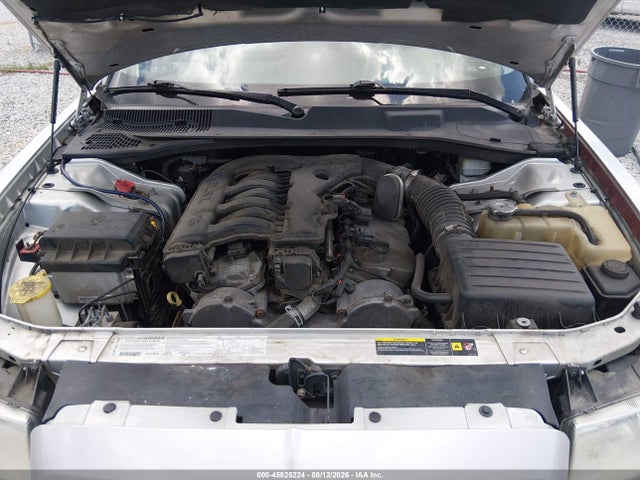 صورة 10 لـ 2005 Chrysler 300 TOURING
