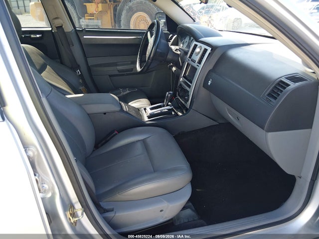 صورة 5 لـ 2005 Chrysler 300 TOURING