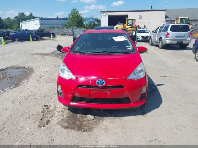 صورة 12 لـ 2014 Toyota PRIUS C TWO