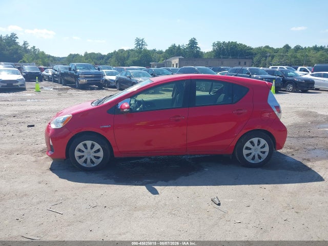 صورة 14 لـ 2014 Toyota PRIUS C TWO