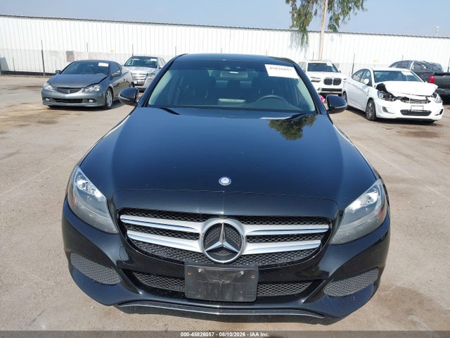 صورة 13 لـ 2016 Mercedes-BENZ C 300