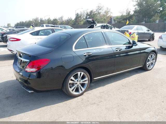 صورة 4 لـ 2016 Mercedes-BENZ C 300