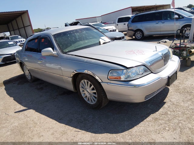 2004 LINCOLN TOWN CAR SIGNATURE