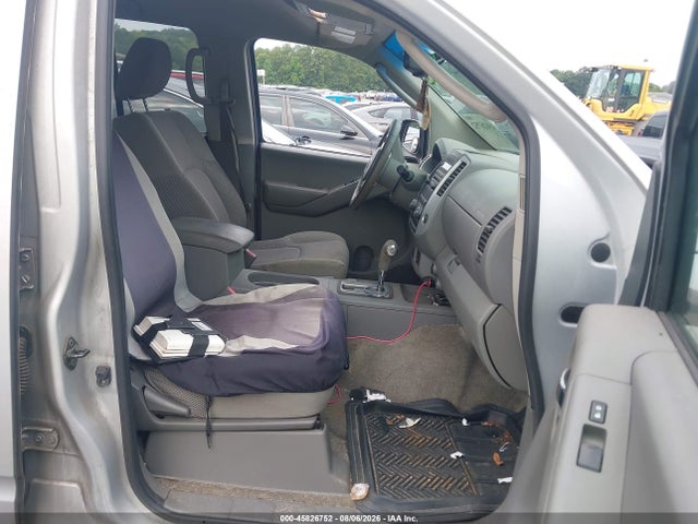 2011 Nissan FRONTIER SV 照片 5