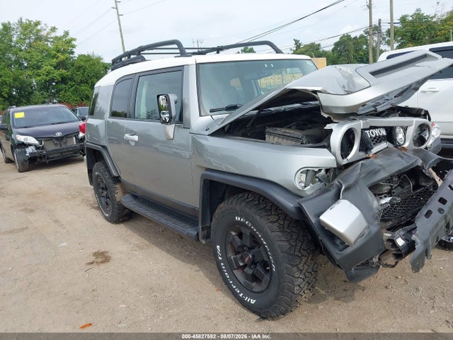 2010 TOYOTA FJ CRUISER 
