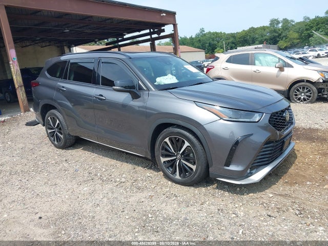 2021 TOYOTA HIGHLANDER XSE