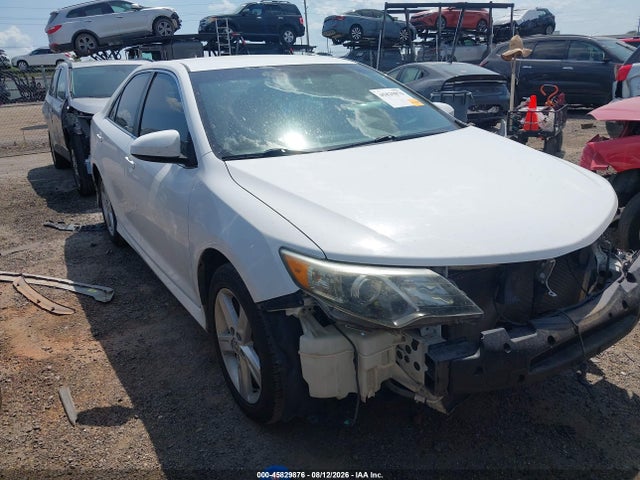 2014 TOYOTA CAMRY SE