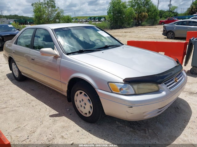 1998 TOYOTA CAMRY LE