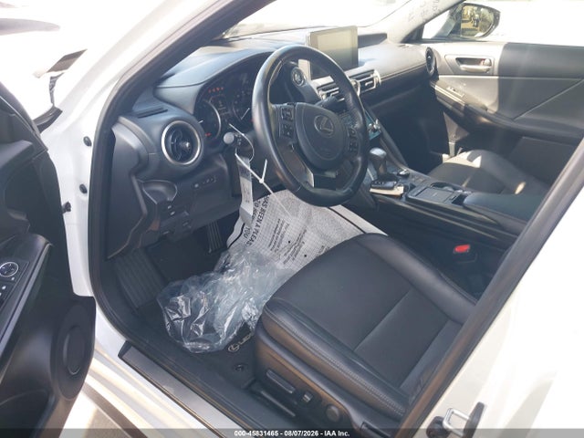 صورة مصغرة 18 لـ 2022 Lexus IS 300