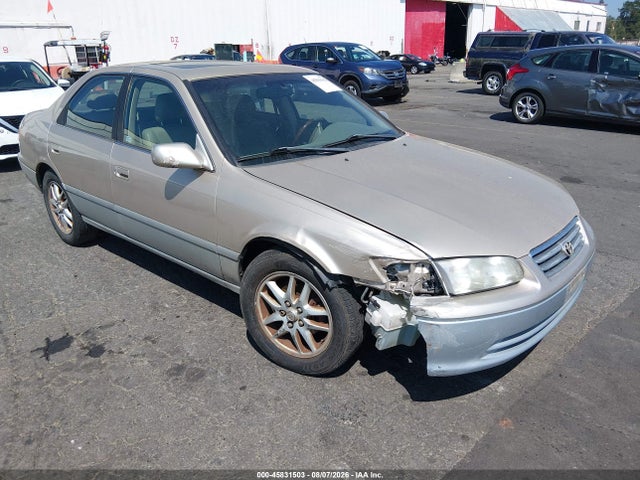 2001 TOYOTA CAMRY LE V6