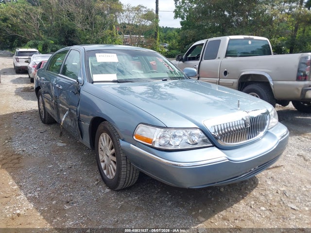 2004 LINCOLN TOWN CAR SIGNATURE
