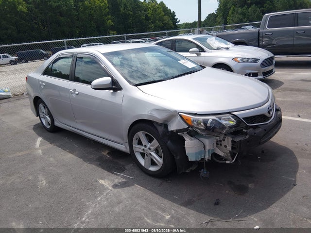 2014 TOYOTA CAMRY SE