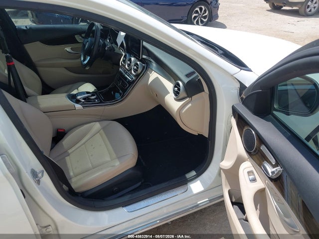 صورة 5 لـ 2015 Mercedes-BENZ C 300