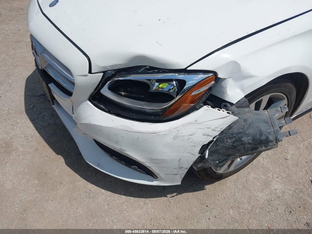 صورة 6 لـ 2015 Mercedes-BENZ C 300