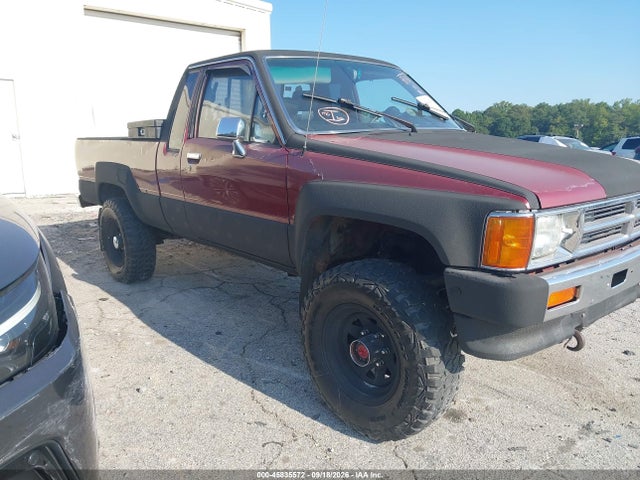 1987 TOYOTA PICKUP XTRACAB RN67 DLX