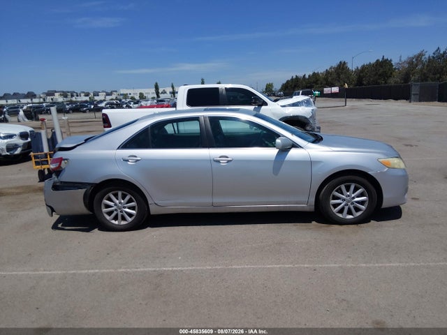 2010 Toyota CAMRY XLE — миниатюра 13