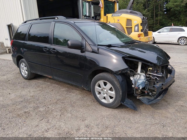 2010 TOYOTA SIENNA LE