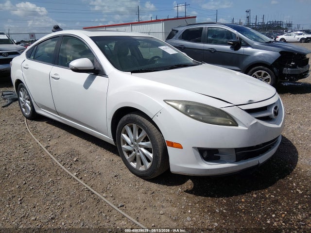 2011 MAZDA MAZDA I GRAND TOURING