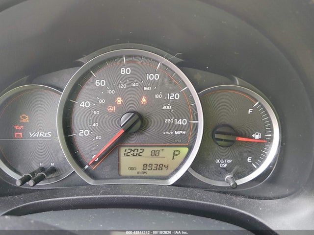 2013 Toyota YARIS LE 照片 15