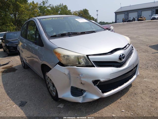 2013 Toyota YARIS LE 照片 6