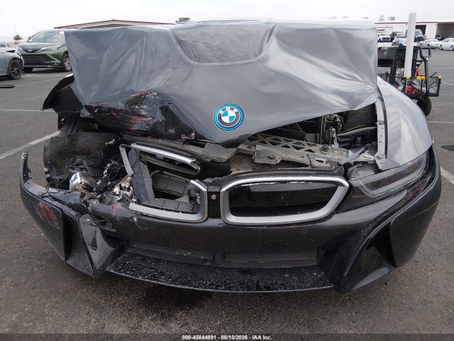 صورة 12 لـ 2016 BMW I8