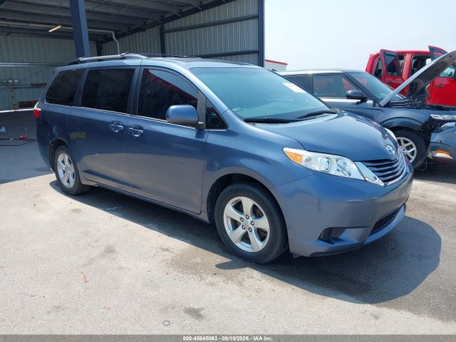 2015 TOYOTA SIENNA LE 8 PASSENGER