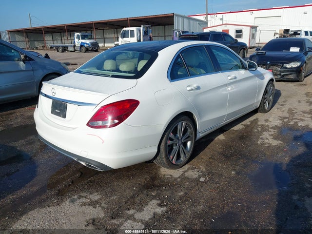صورة 4 لـ 2017 Mercedes-BENZ C 300