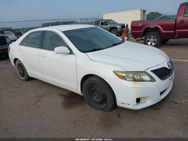 2011 TOYOTA CAMRY LE