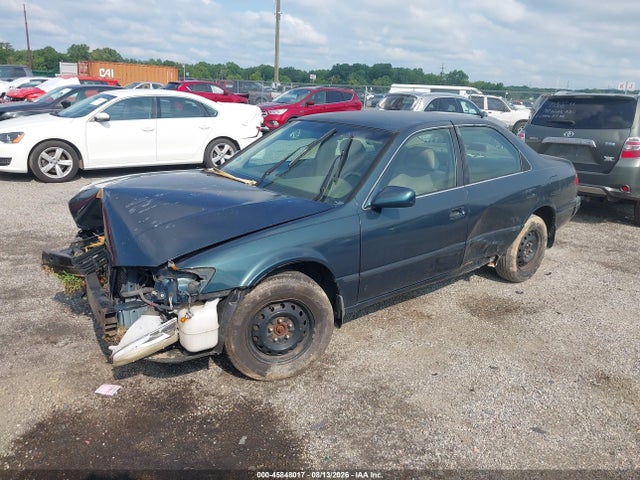 1997 Toyota CAMRY LE photo 2