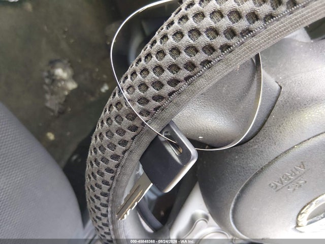 2012 Nissan VERSA 1.6 SV — фото 11