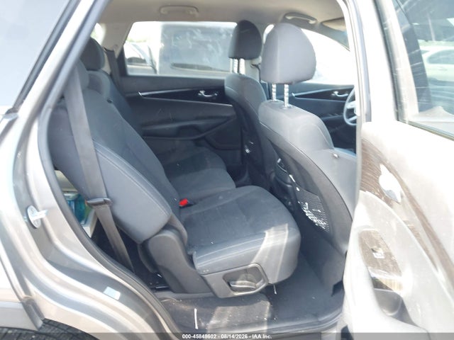 2019 KIA SORENTO 2.4L LX 8