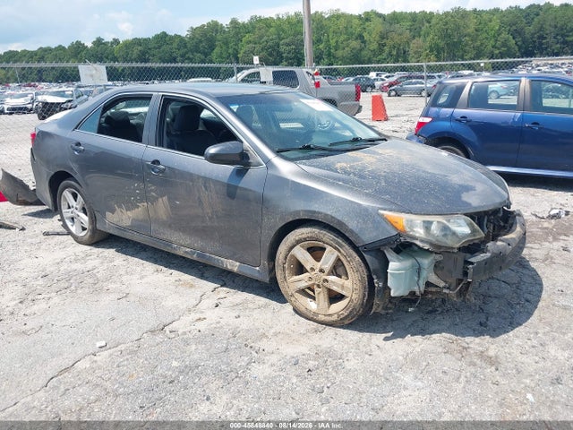 2014 TOYOTA CAMRY SE