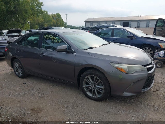 2016 TOYOTA CAMRY SE