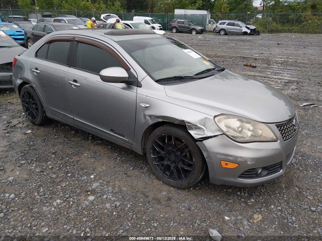 2010 SUZUKI KIZASHI GTS
