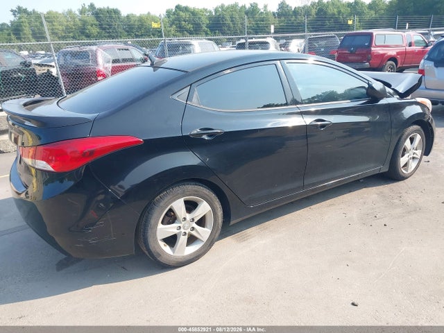صورة 4 لـ 2013 Hyundai ELANTRA GLS